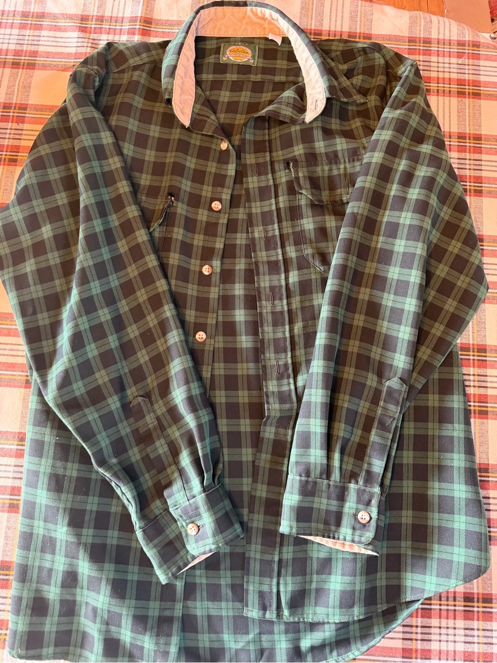 Cabelas Men's Green Plaid Long-Sleeve Button-Up Shirt